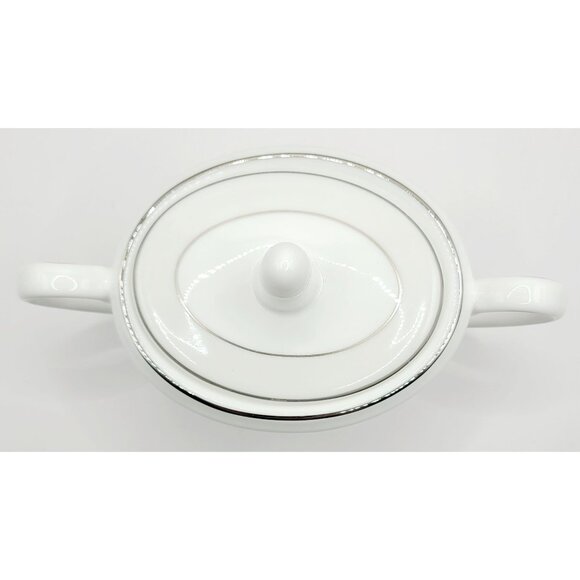 Wedgwood Vera Wang Love Knots White Porcelain Covered Sugar Bowl 10 Oz NWT - Picture 5 of 14